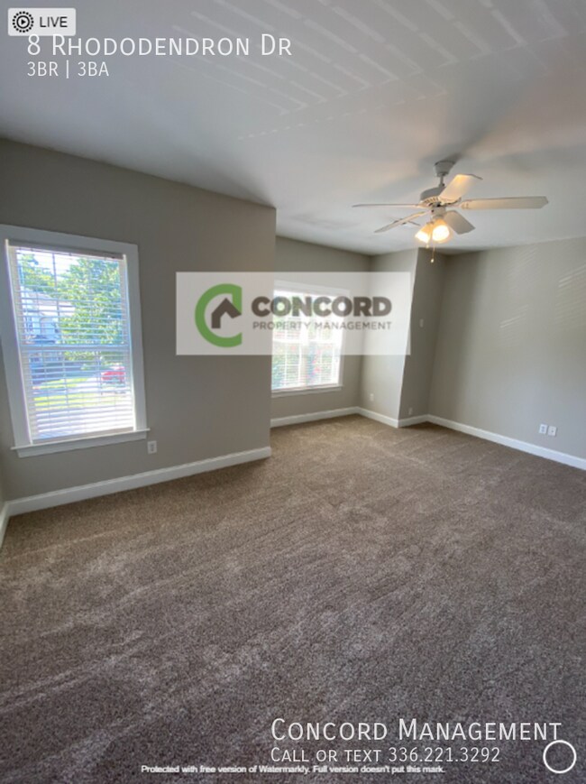 Building Photo - 8 Rhododendron Dr