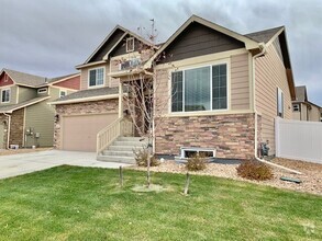 Building Photo - Spacious 3 Bedroom Home in Heron Pointe Su...