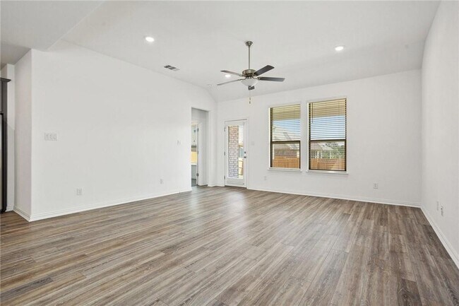 Building Photo - 613 Silent Crk Cv