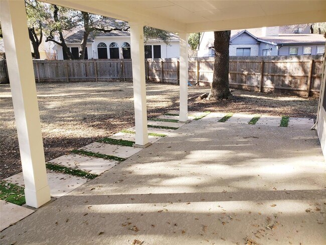 Building Photo - 8513 Portage Cove