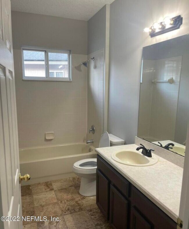 Building Photo - 512 Millhouse Ln