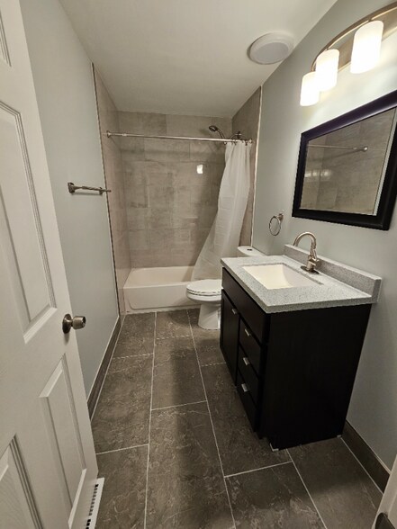 Building Photo - 211 Washington Square