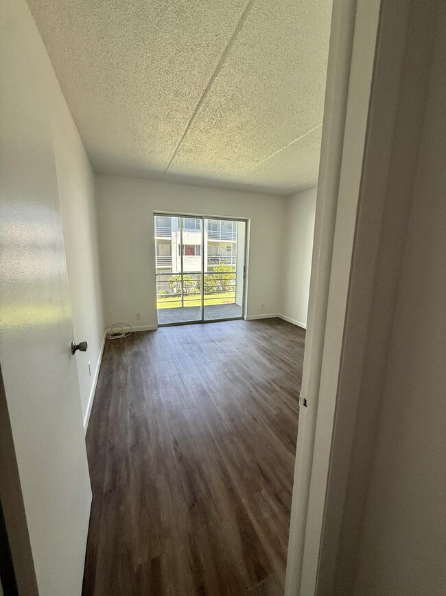 Building Photo - 4500 N Flagler Dr