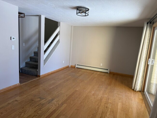 Building Photo - 9 Savage Ct