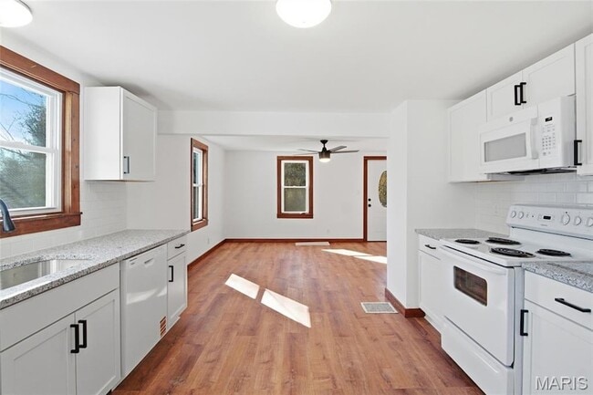 Building Photo - 921 Vine St