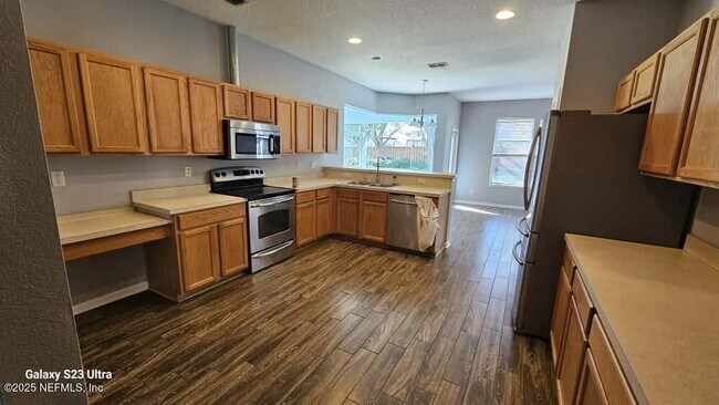 Building Photo - 709 Muskogee Ln