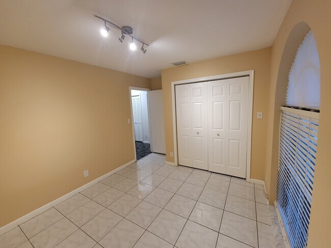 Building Photo - 9831 NW 53rd Ct