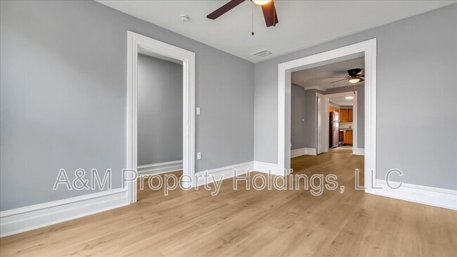 Building Photo - 841 Jackson St