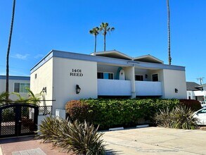 Building Photo - Beautiful Pacific Beach Condo Walking Distance To Beach and Bay