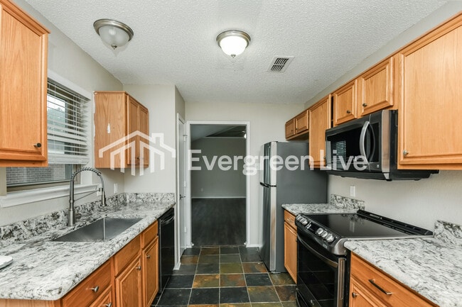 Building Photo - 2528 Concina Way