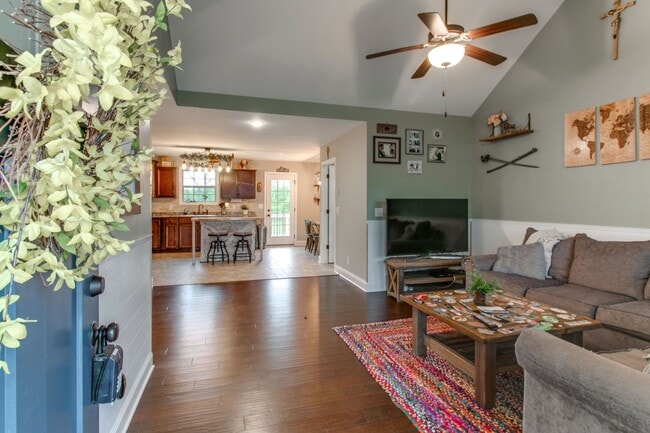 Building Photo - 115 Grassmire Dr