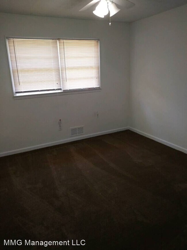 Building Photo - 3 br, 1.5 bath House - 4200 Macedonia Road