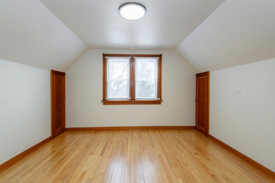 Building Photo - 3472 S 15th Pl