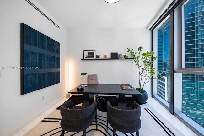Building Photo - 300 Biscayne Blvd Way