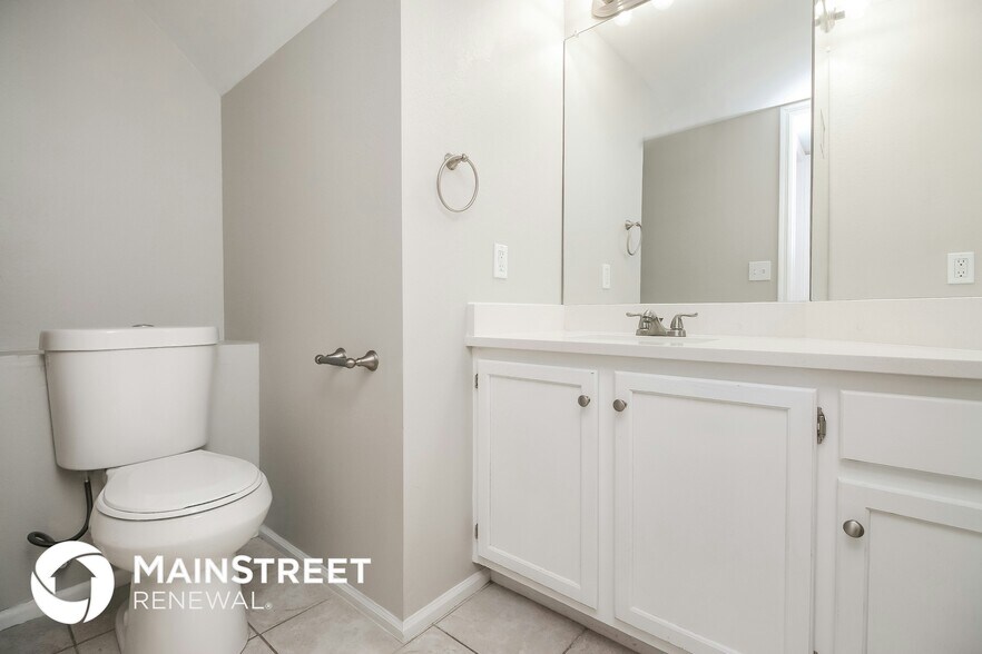 Building Photo - 4325 E Muirwood Dr