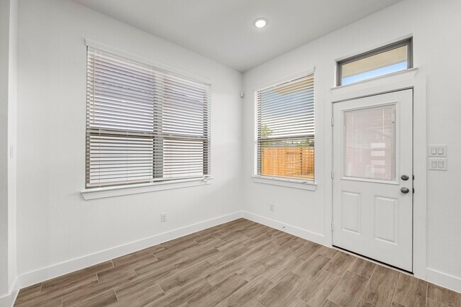 Building Photo - 7818 Starfish Arbor Dr