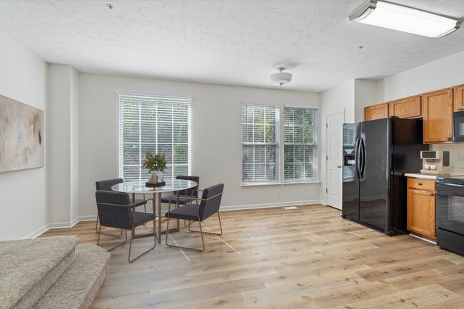 Building Photo - 7022 Dasher Farm Ct