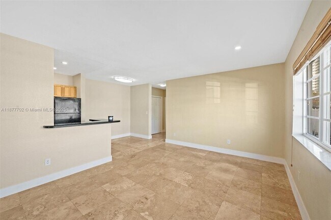 Building Photo - 7315 Byron Ave