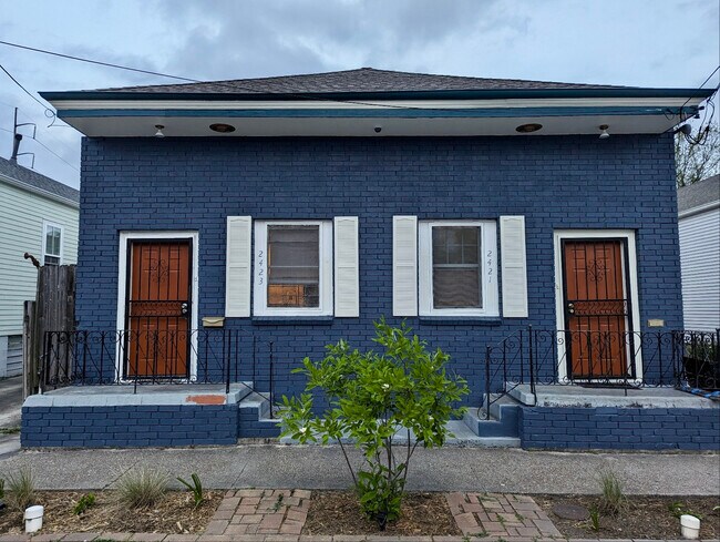 Primary Photo - 2423 St Ann St