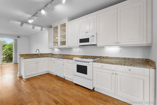Building Photo - 455 Juno Dunes Way