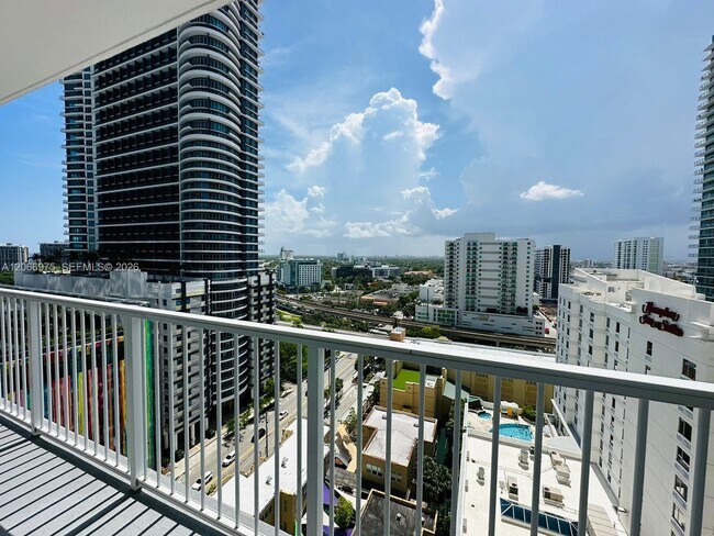 Building Photo - 1250 S Miami Ave