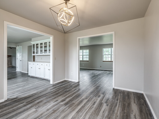 Building Photo - 11308 Meadow Ridge Ln