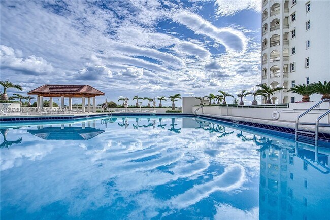 Building Photo - 20185 E Country Club Dr