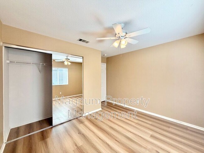 Building Photo - 29751 Maxmillian Ave