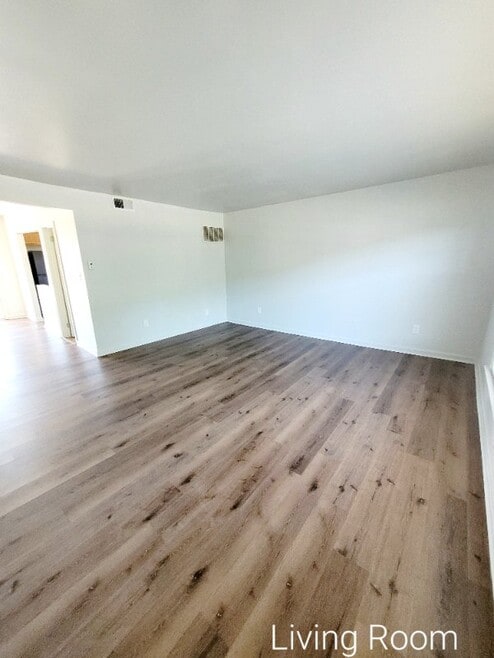 Building Photo - 81 W County St