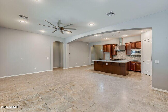 Building Photo - 4135 E Grand Canyon Dr