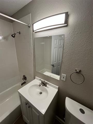 Building Photo - 1705 Burke Dr