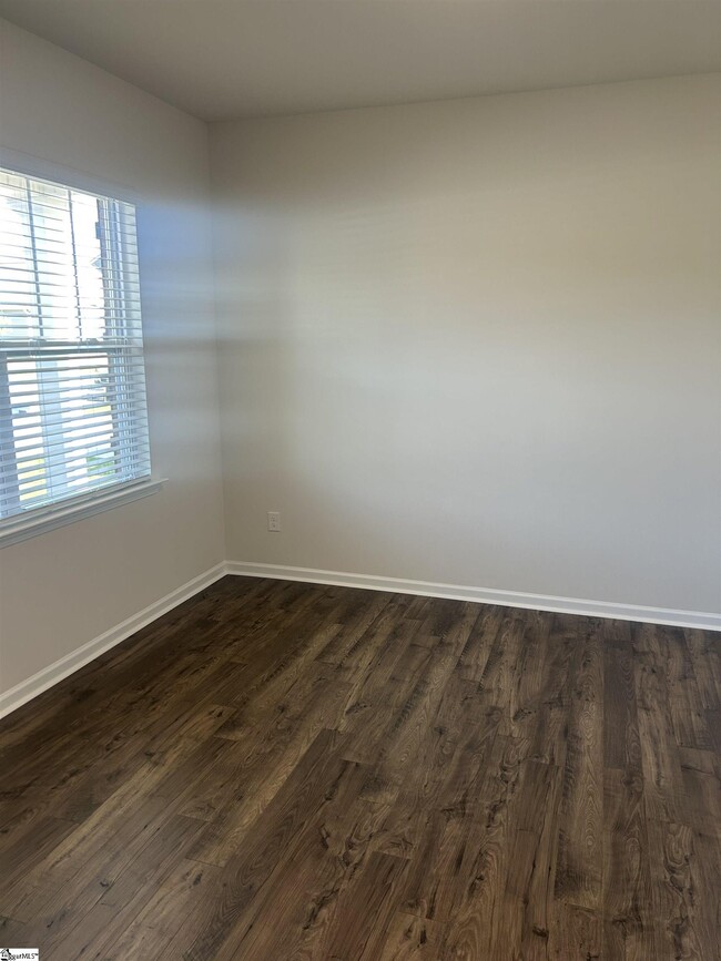 Building Photo - 341 Silicon Dr