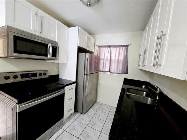 Building Photo - 4121 Stirling Rd