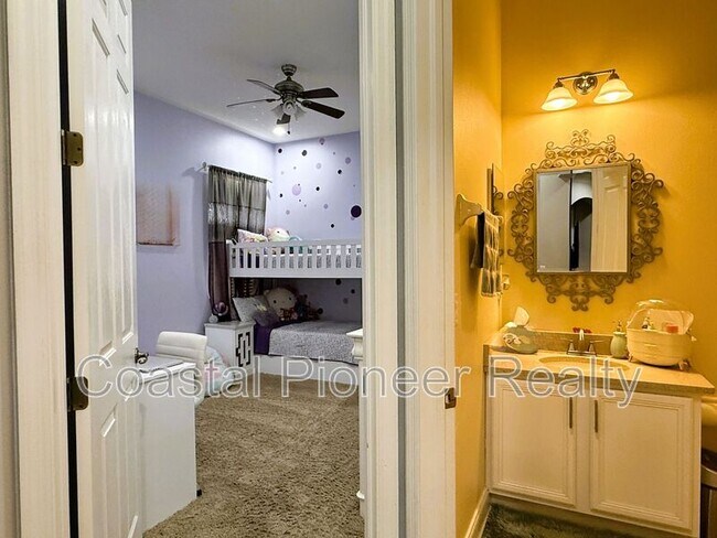 Building Photo - 14620 Chatsworth Manor Cir