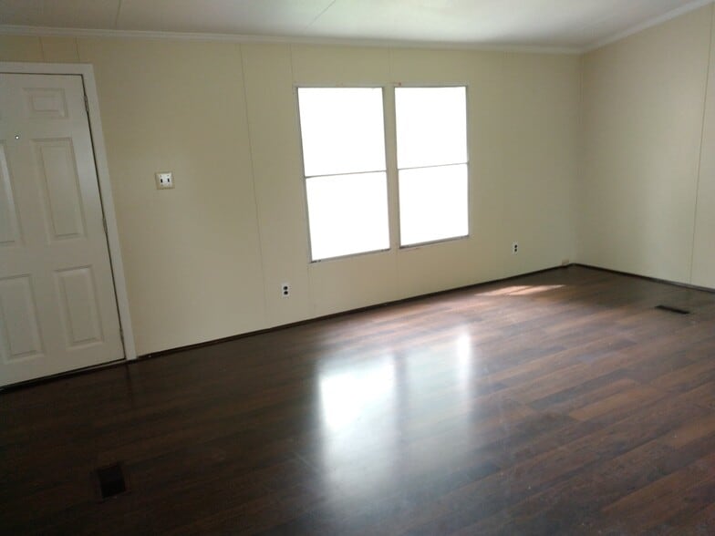 Building Photo - 14879 Concord Rd