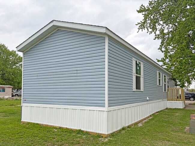 Building Photo - 781 W Walcott Rd