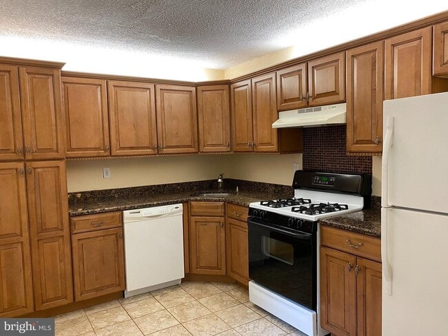 Building Photo - 64 Drewes Ct