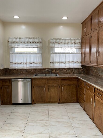 Building Photo - 301 Grand Ave