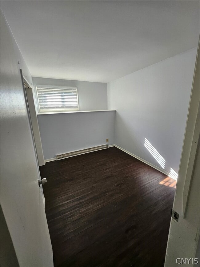 Building Photo - 5 Perry Hill Rd