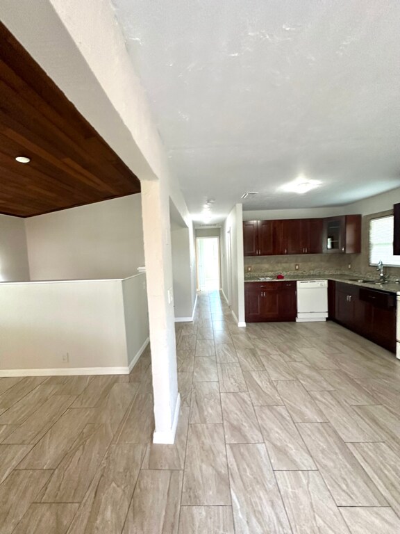 Building Photo - 8125 Winged Foot Dr