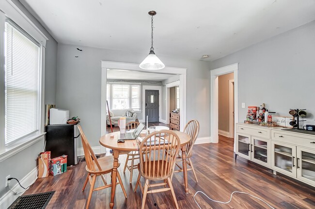 Building Photo - Charming 3-bedroom, 1.5-bathroom