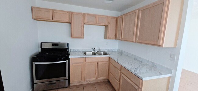 Building Photo - 2601 E Monte Cristo Ave