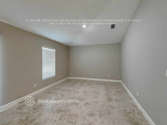 Building Photo - 950 Vantage St SE