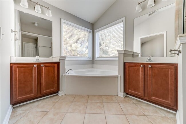 Building Photo - 2390 Mindy Ln