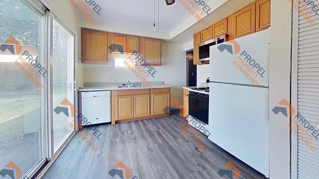 Building Photo - 2065 Alanson St
