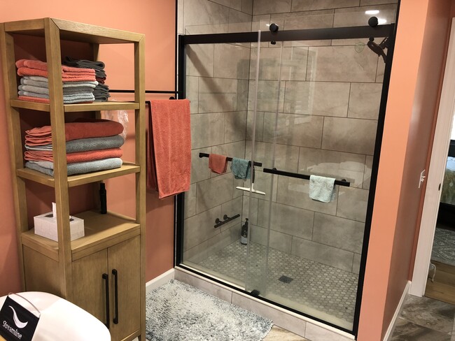 Large tiled shower & linen cabinet - 12898 Lincoln Lake Ct