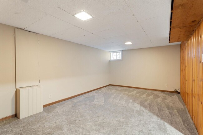Building Photo - Gorgeous 2 bedroom 1 bathroom house!