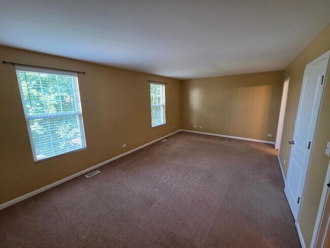 Building Photo - 107 Driscoll Ln