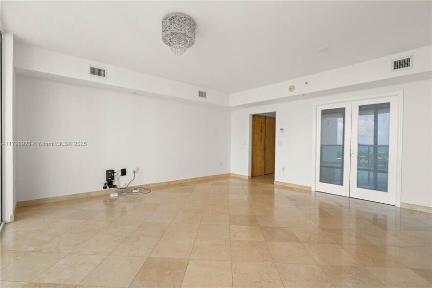 Building Photo - 19400 Turnberry Way