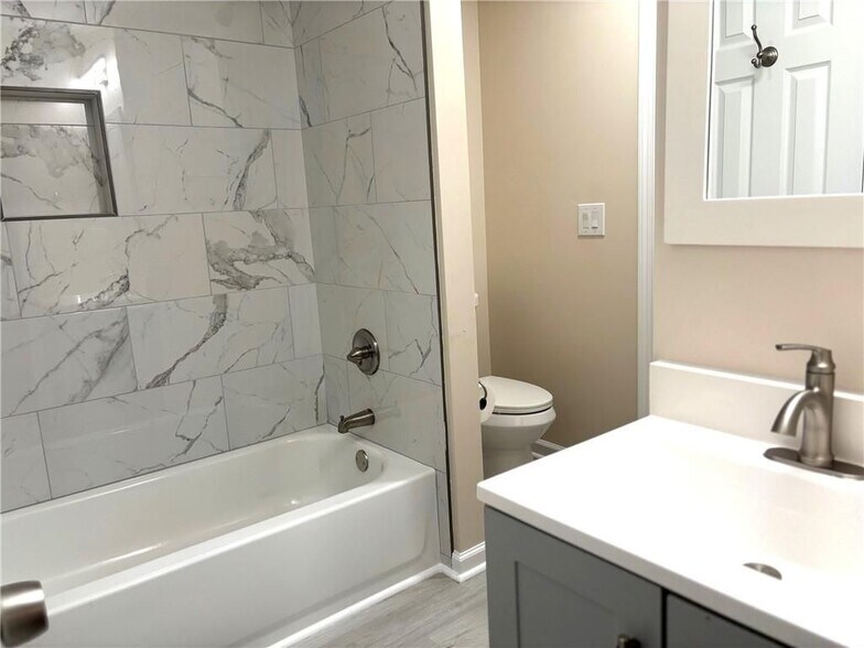 Building Photo - 895 Brickleridge Ln SE